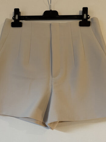 Short à pinces beige